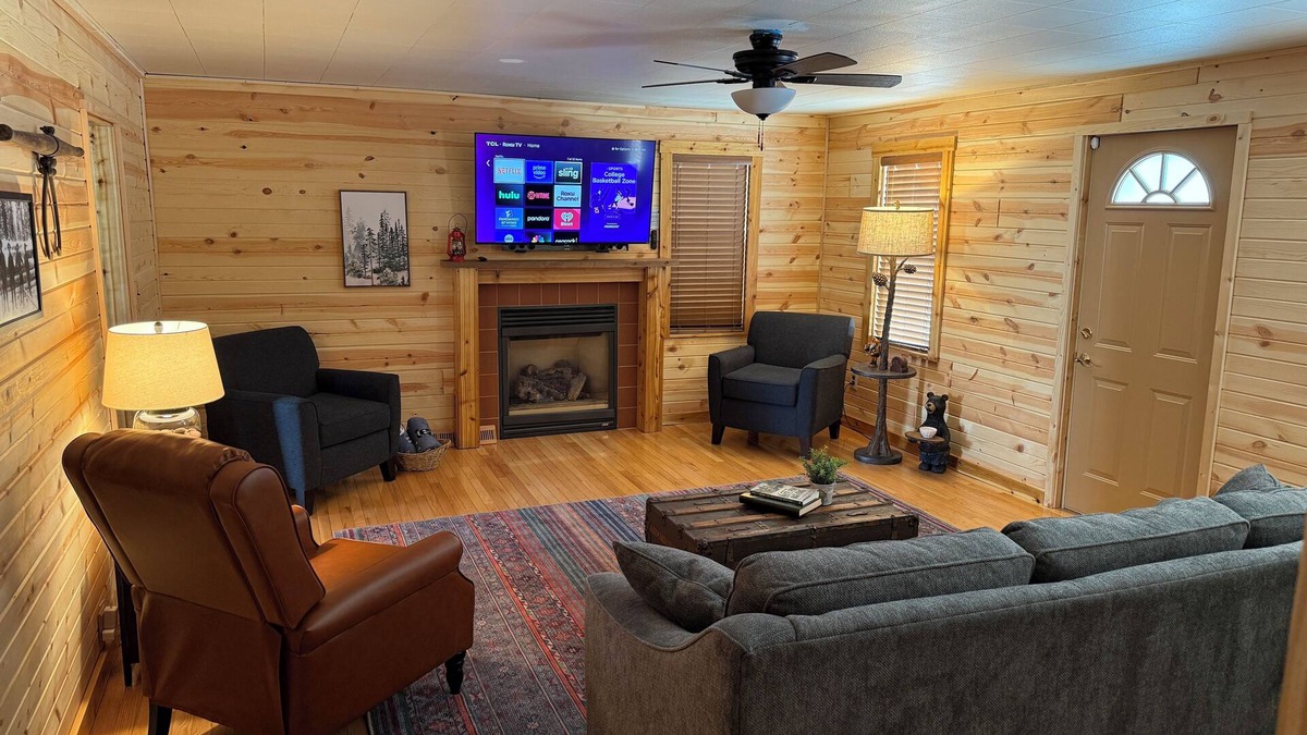 Drummond Cottage | COZY LUMBERJACK COTTAGE- Near Drummond Lake and ATV Trails. Canoe/kayak included
