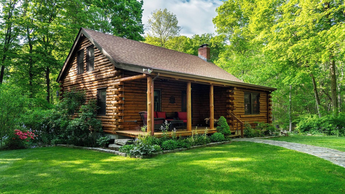 Killingworth Cabin | COZY Maple Tree Cabin - Situated on 6 private acres- Enjoy nature