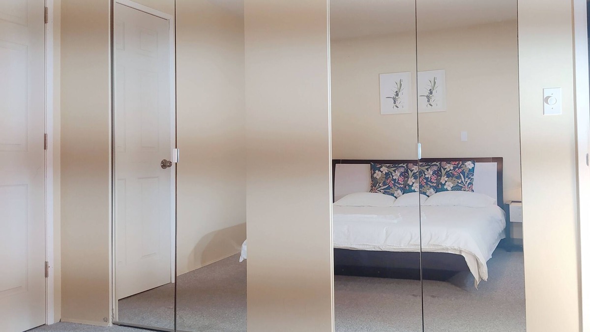 Richmond House | Cozy master bedroom with private bathroom & queen bed