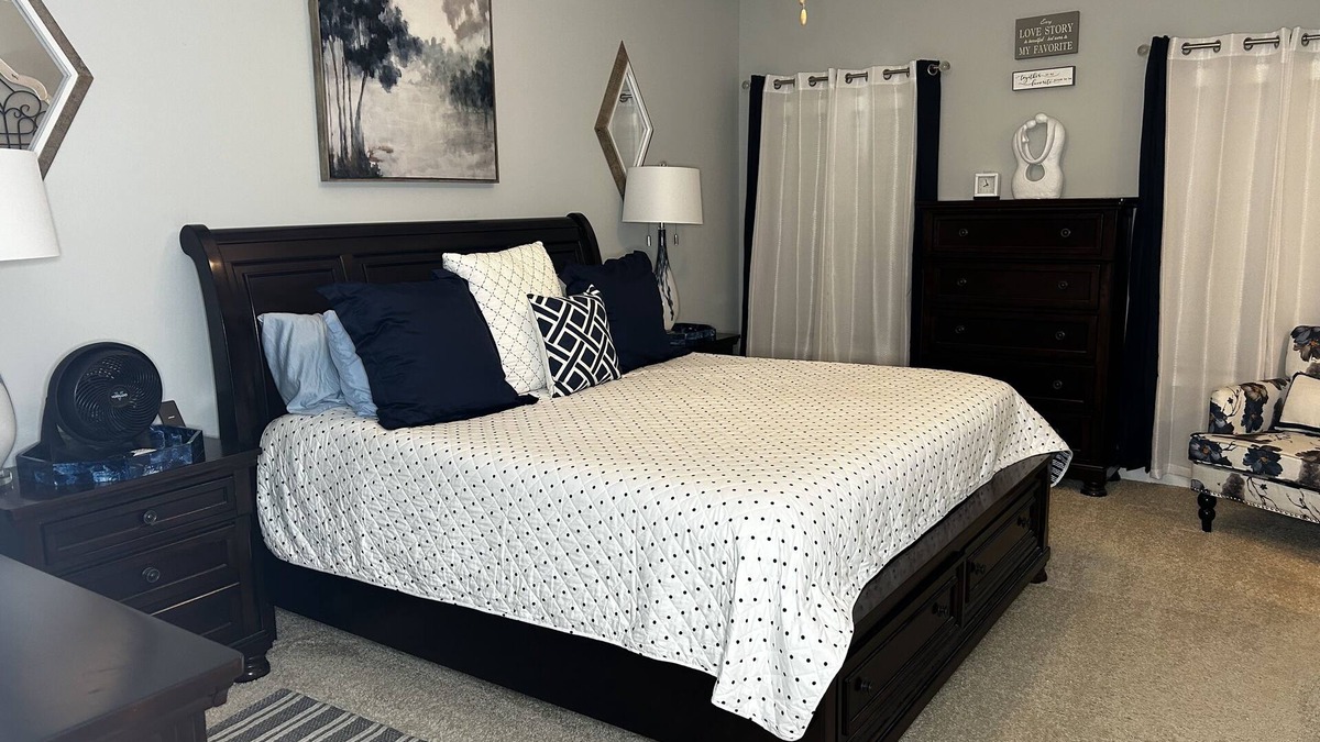 Bath House | Cozy masters week home