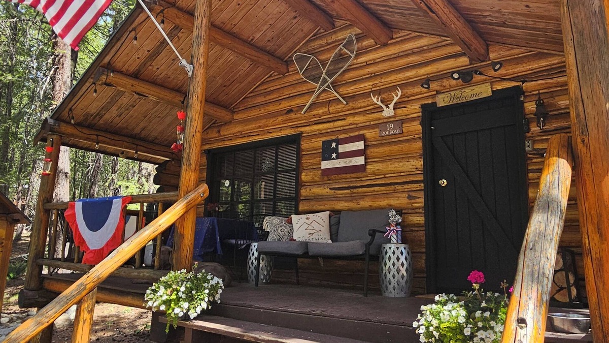 Mazama Cabin | Cozy Mazama cabin nestled in the woods in the North Cascade Pet Friendly!