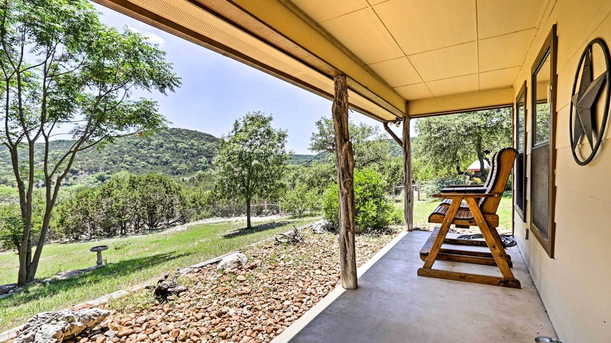 Medina House | Cozy Medina Cottages w/Patio & Mountain Views!
