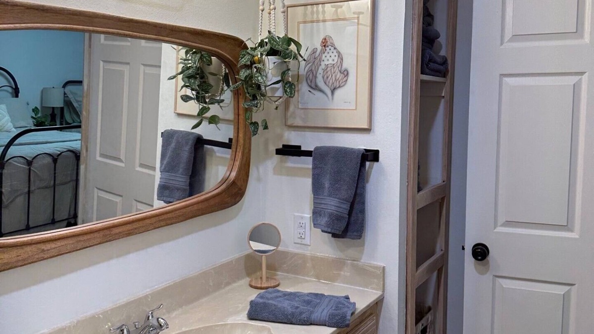 Canton House | Cozy MiL Suite close to famous Canton First Monday grounds, just outside of town