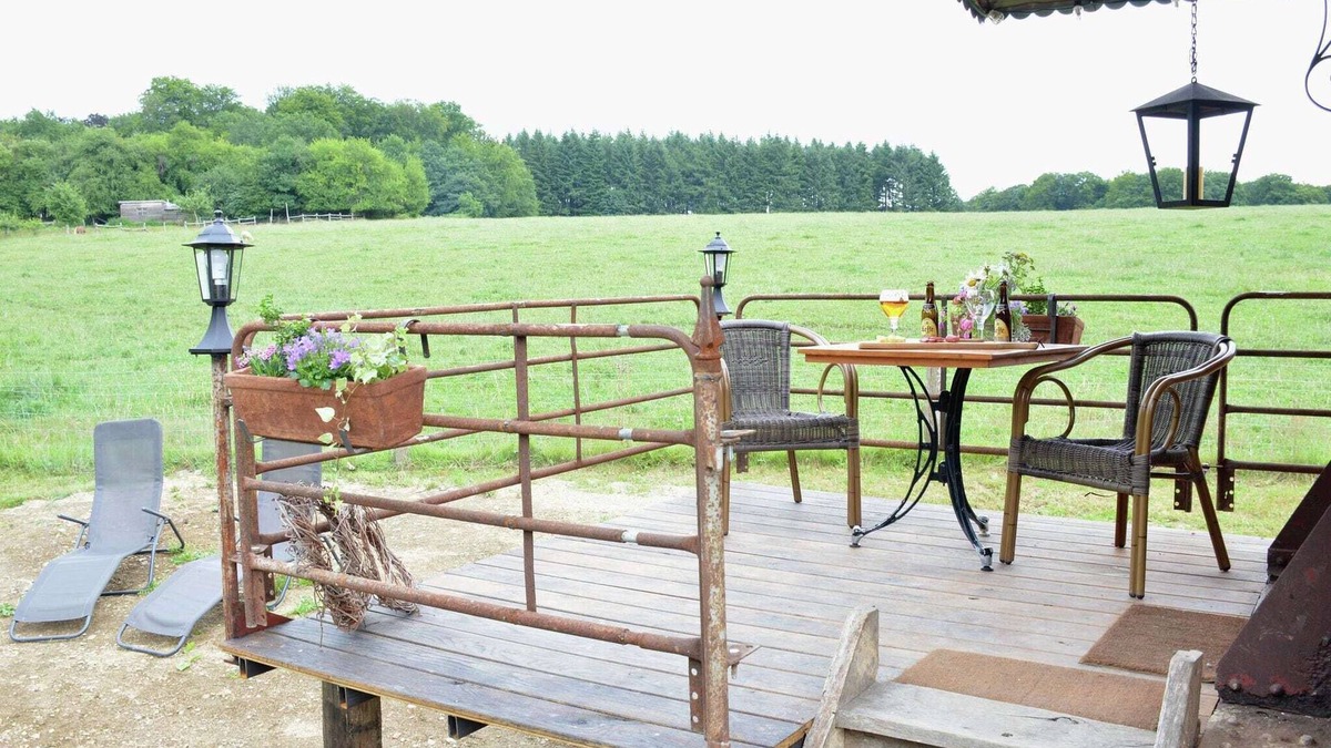 Bievre House | Cozy Mobile Home in Vresse-sur-Semois with Terrace