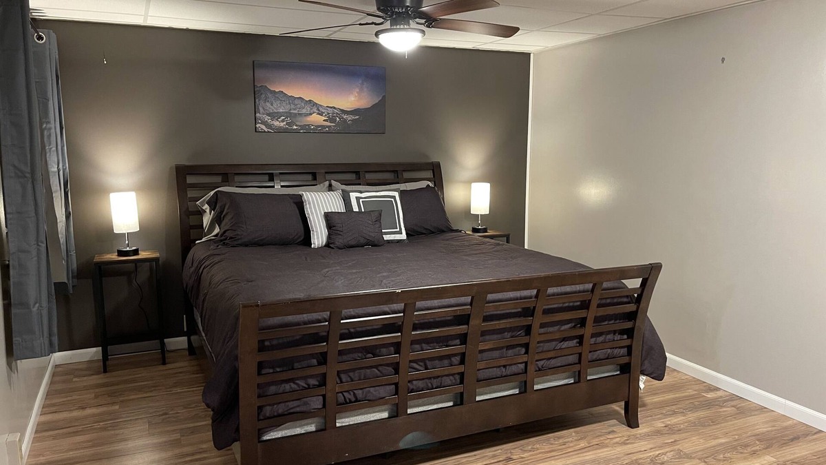Dryden Apartment | Cozy, Modern, Apartment
