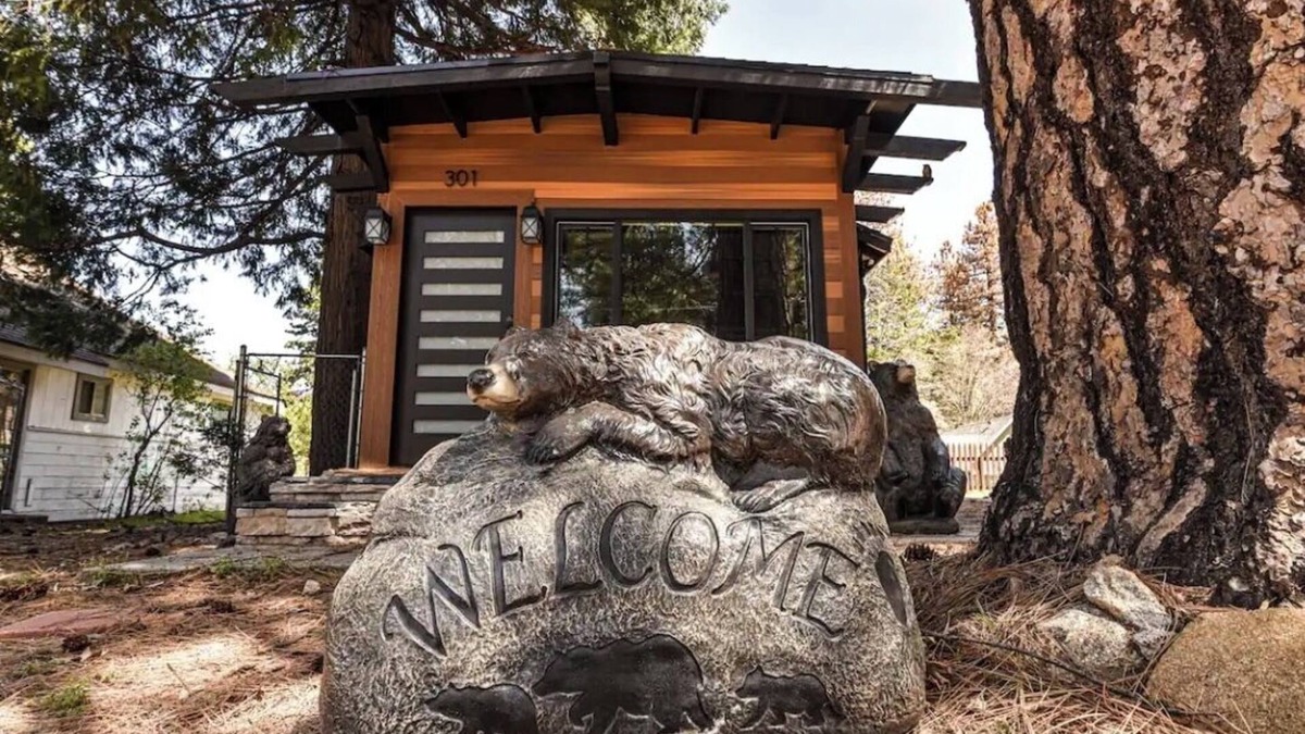 Crestline Cabin | Cozy modern little cabin in Crestline