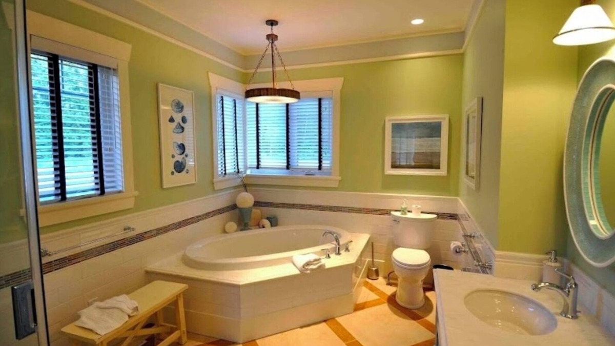 Baysville Cottage | Cozy modern Muskoka Cottage fully equipped for an easy escape to the country.