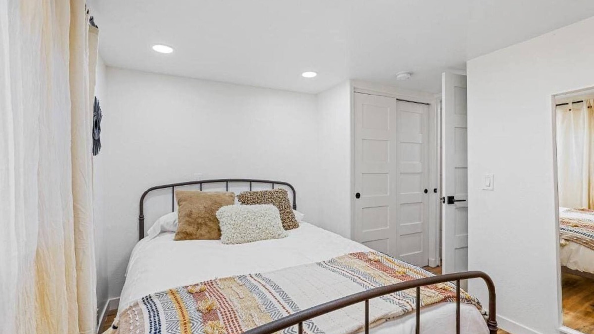 Sedona House | Cozy modern Sedona Cottage! With Hot Tub!