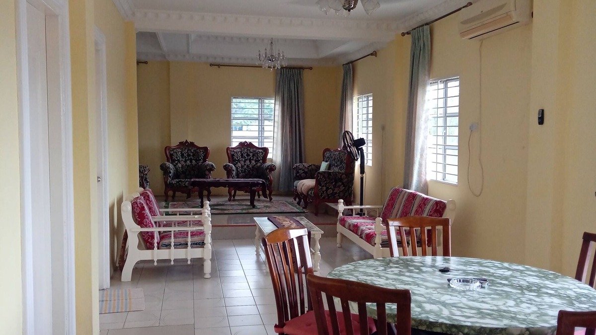 Bedil Besar House | Cozy Modern Village Single Storey House