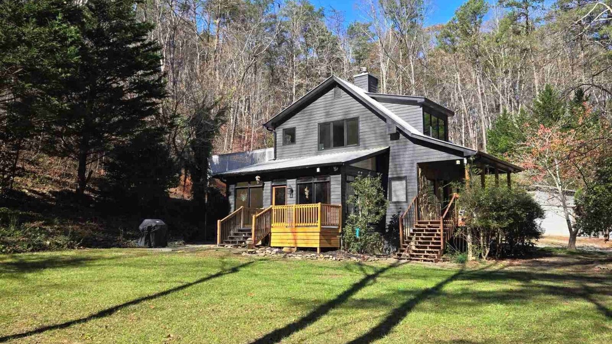 Tate House | Cozy Mountain Getaway