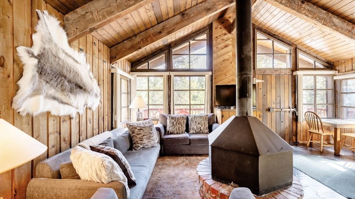 Blue River Cabin | Cozy Mountain Hideaway in Breckenridge. A Charming, Rustic Cabin Retreat