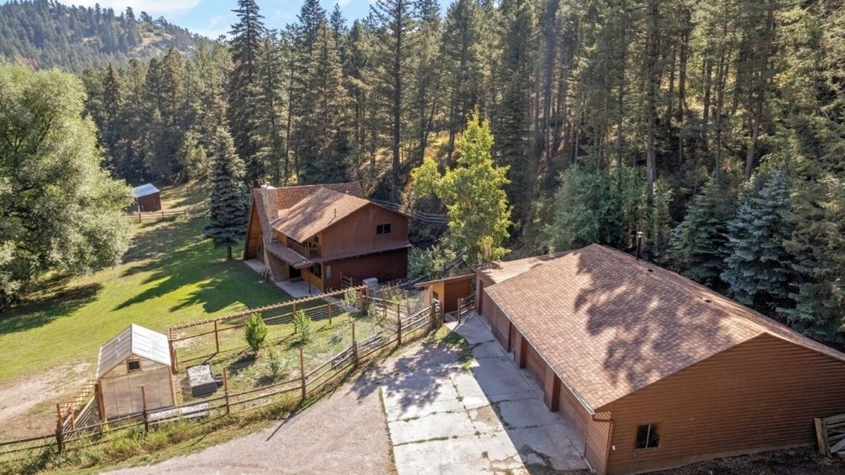 Indian Hills House | Cozy Mountain Home Near Red Rocks + Game Room!