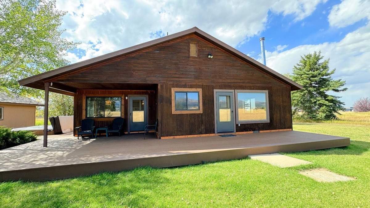 Hastings Farm House | Cozy Mountain Retreat w/Hot Tub, A/C + Teton Views