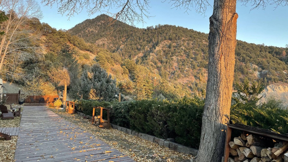 Arroyo Seco Condo | Cozy Mountain Retreat w/Chef's Kitchen