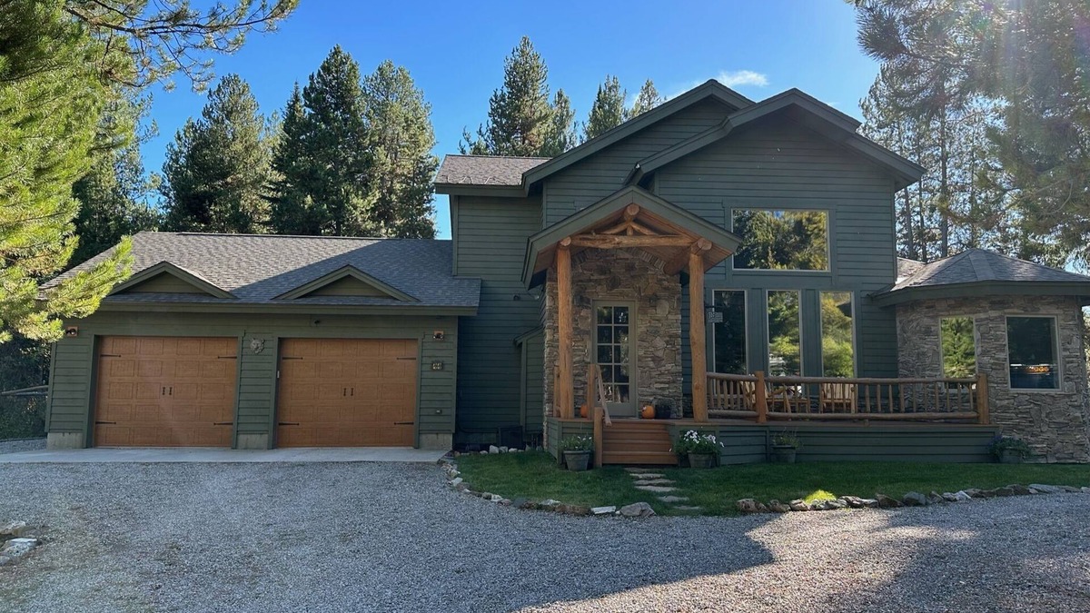 Alpine Northeast House | Cozy mountain retreat with a hot tub; steps to national forest trails!