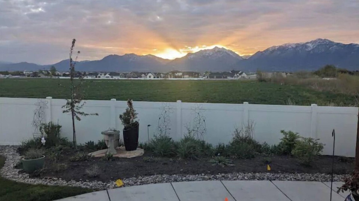 Herriman Apartment | Cozy Mountain-View Haven/Full Kitchen/Hot Tub/Easy SLC & Ski Access