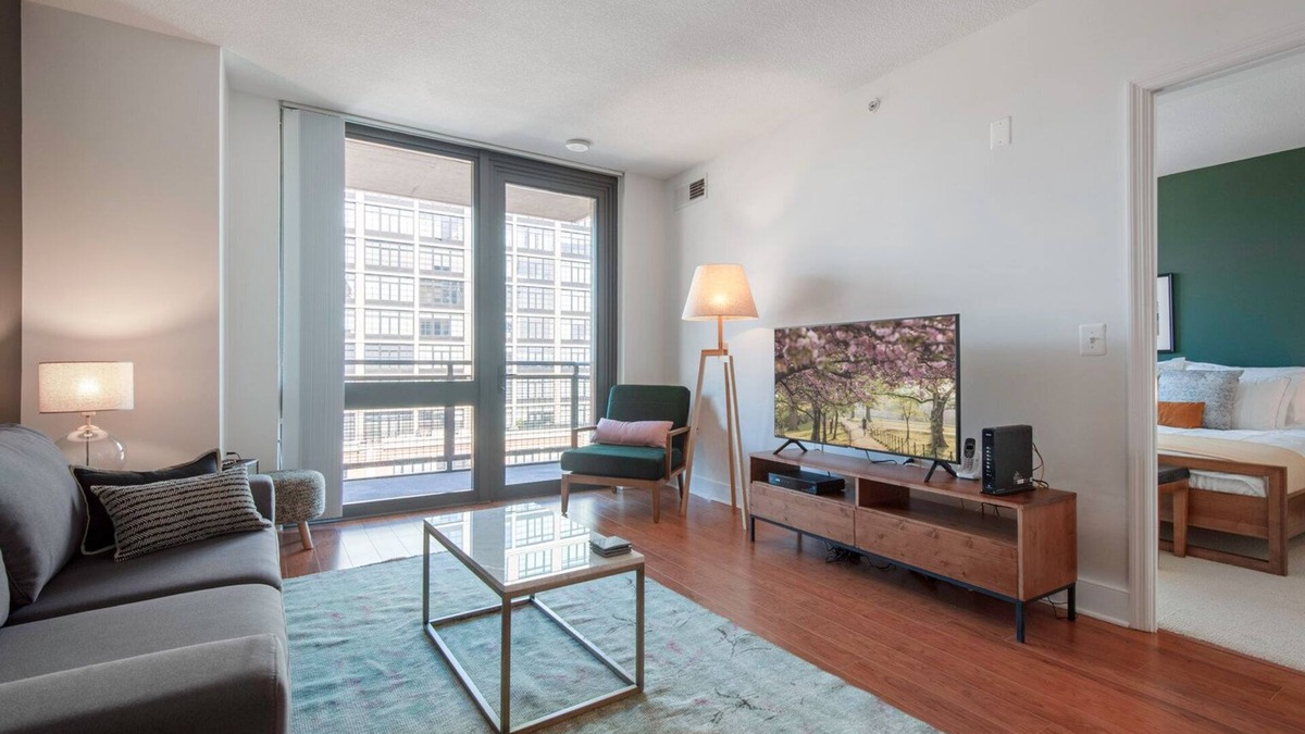 Mount Vernon Triangle Apartment | Cozy Mt. Vernon 1BR w/Gym, Pool close to Convention Center by Blueground
