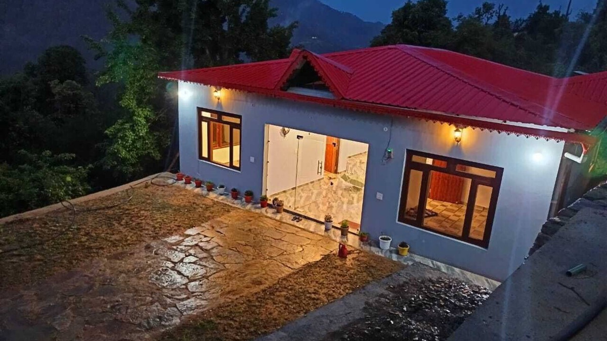 Mukteshwar Bed & Breakfast | Cozy Mukteshwar homestay with Himalayan views and warm local hospitality.