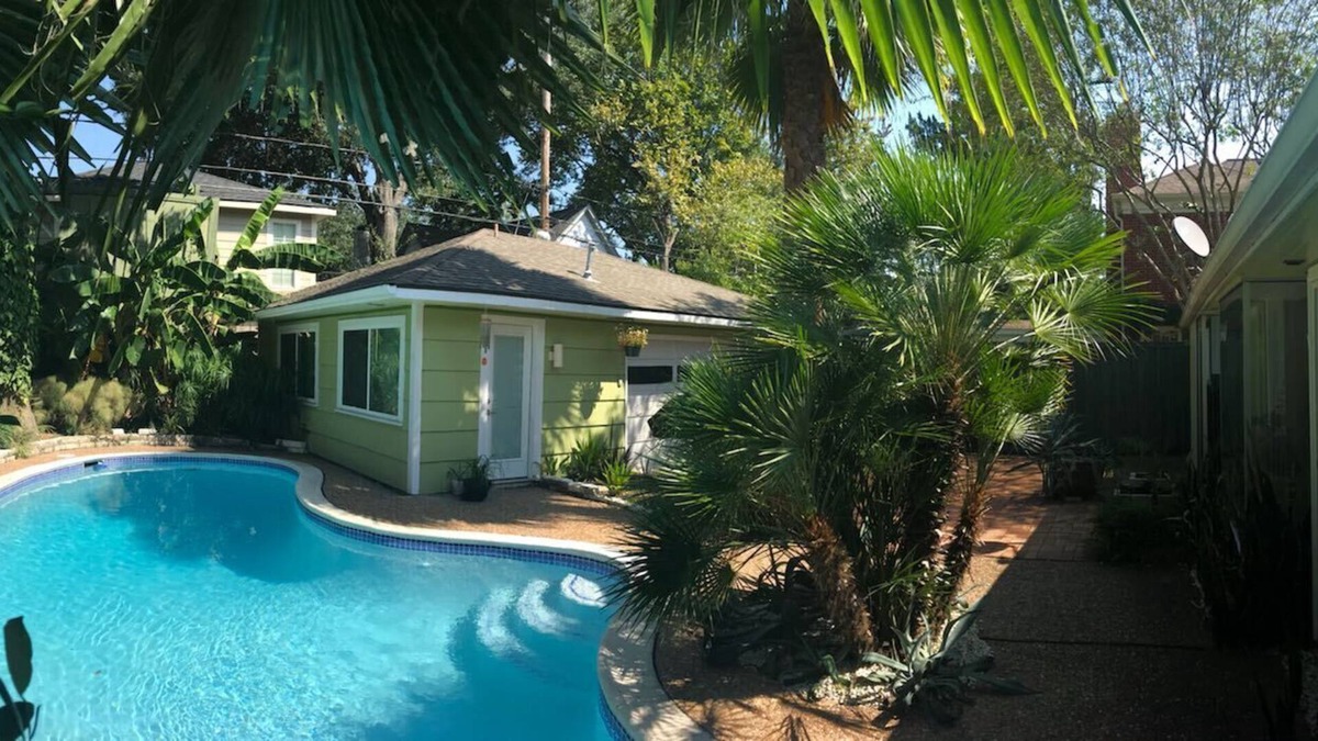 Boulevard Oaks House | Cozy Museum District Retreat