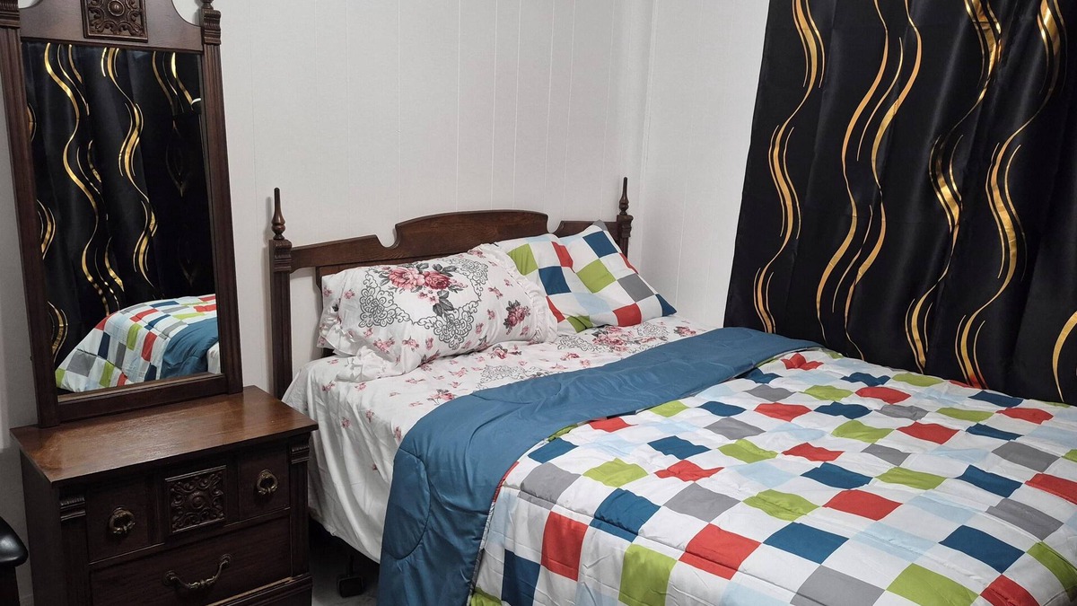 Terrace Bed & Breakfast | Cozy & Neat 1BR Suite– 5min Walk to Ksyen Reg Hosp | Ideal for Nurses & Visitors