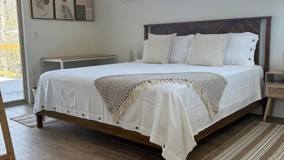 Oakley House | Cozy New Build in Asheville.