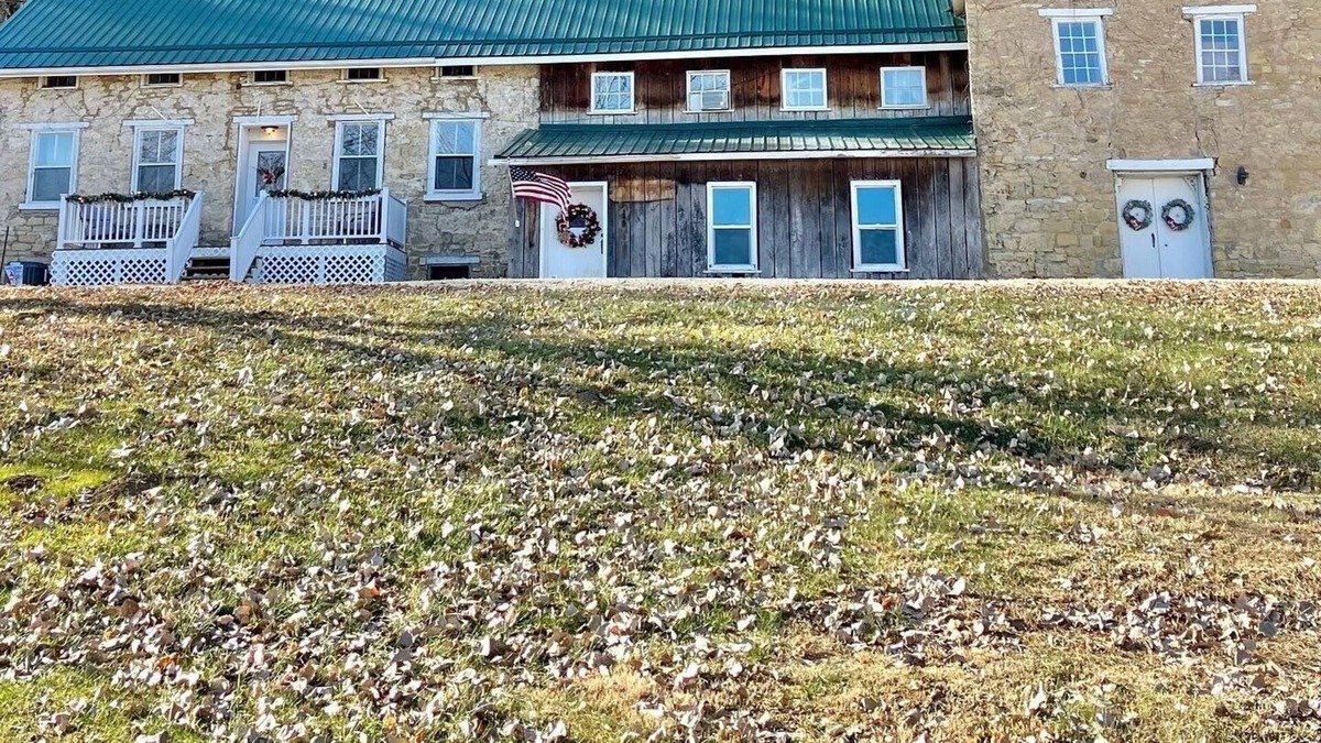 Guttenberg House | Cozy, Newly Renovated Space at Base of Bluff, Minutes from River