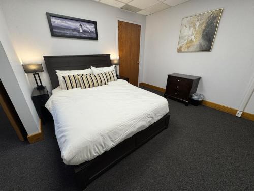 West Babylon Apartment | Cozy Nook 1 Bedroom 2nd Floor Apt