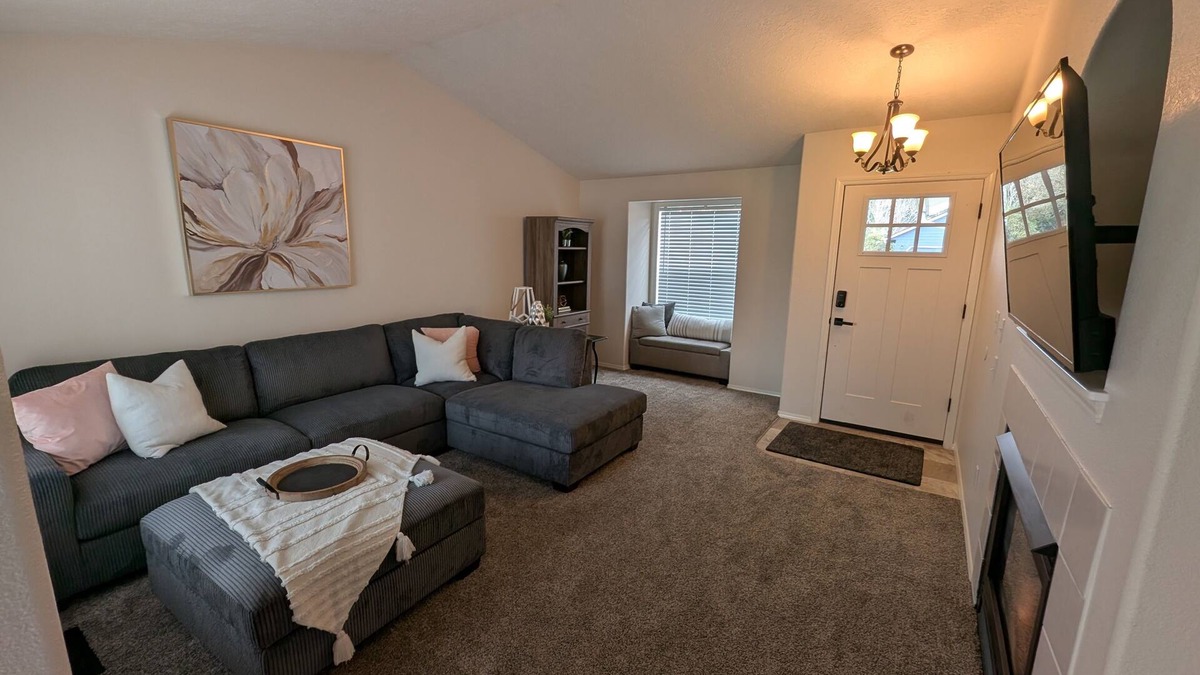 Keizer House | Cozy North Keizer Retreat