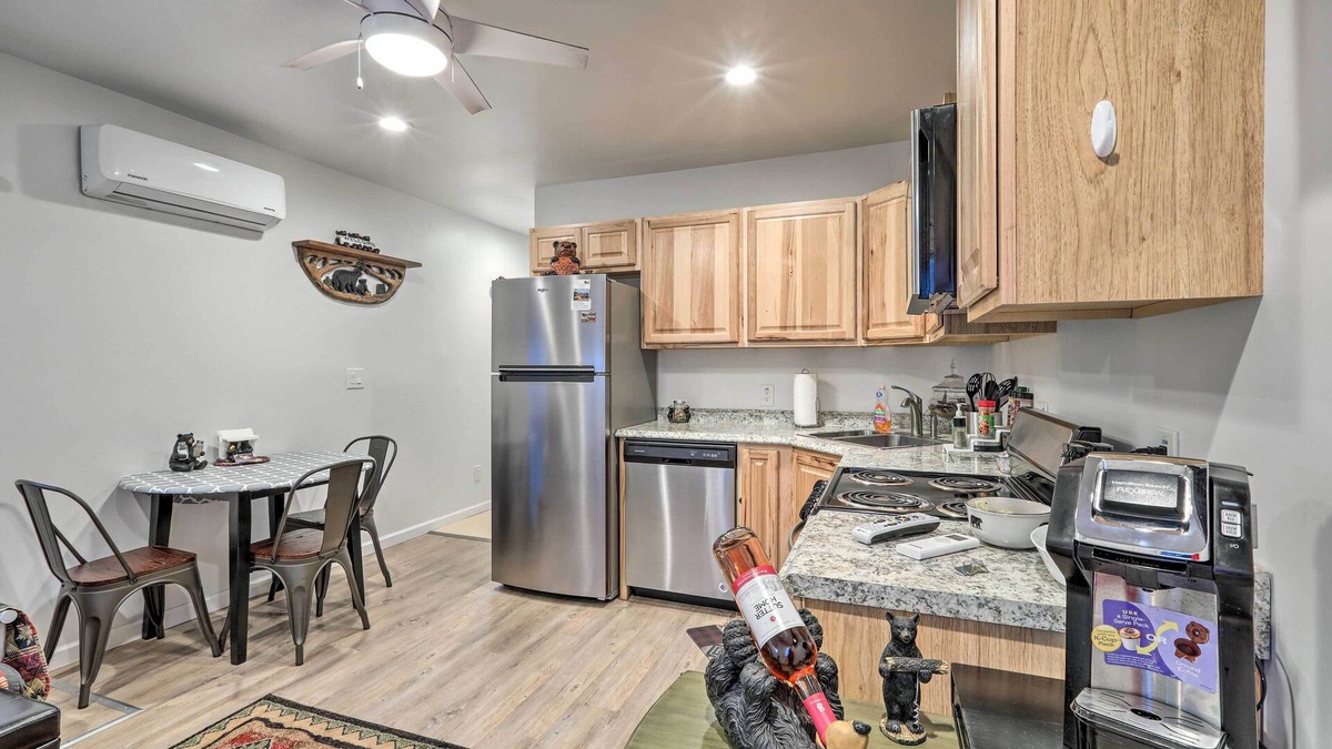 Williams Apartment | Cozy Northern Arizona Studio in Downtown Williams!