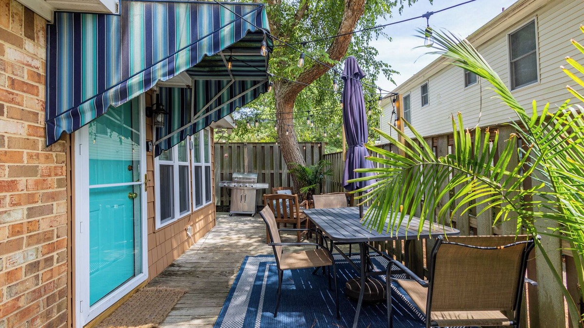 Northeast Virginia Beach House | Cozy Ocean Side Beach Cottage at Fantastic Location North End of Virginia Beach