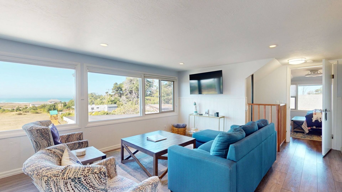 Fort Bragg House | Cozy ocean-view apartment with, fireplace, yard games, easy walk to beach