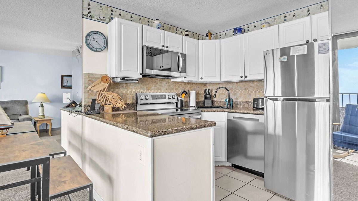 Wilmington Beach Condo | Cozy Oceanfront Condo with Heated Pools & Views