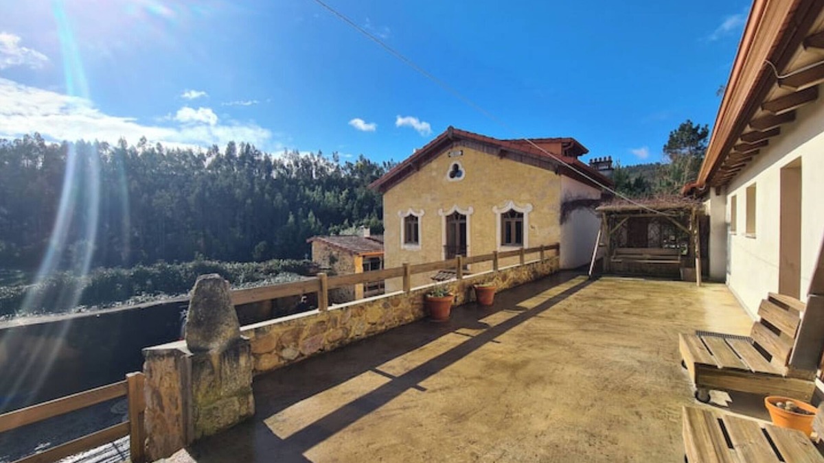 Friumes e Paradela House | Cozy one bedroom apartment with terrace in the countryside.