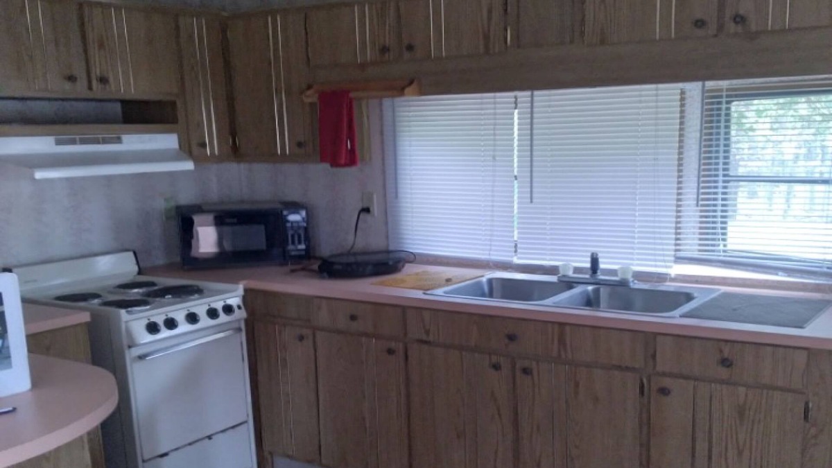 Adams Cabin | Cozy one bedroom minutes from WI Dells & Castle Rock Lake