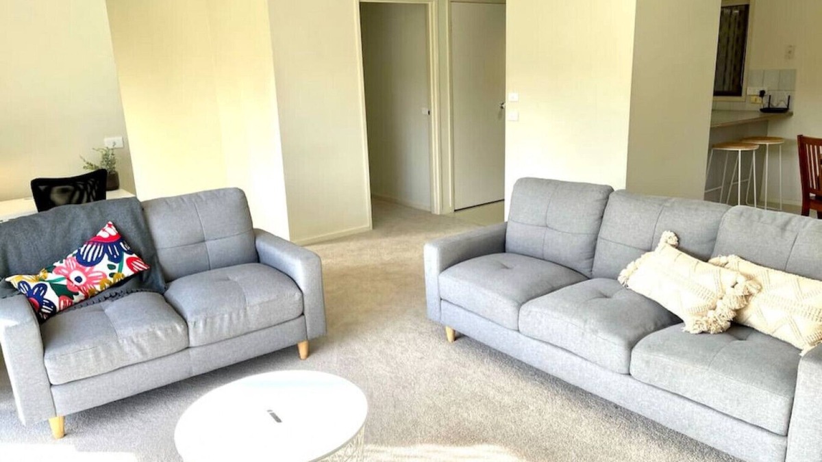 Belmont Apartment | Cozy park-side home close to city and beaches