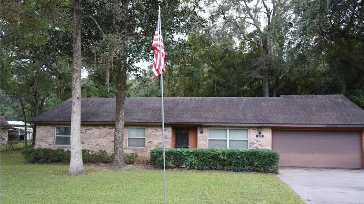 Lake City House | Cozy, Peaceful and Quiet Deerwood Cottage