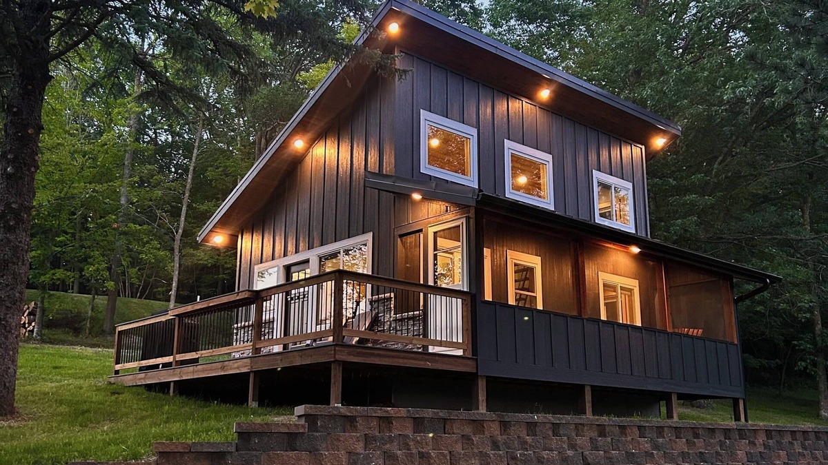 Osage Cabin | Cozy Peninsula Lake Cabin on 40 Acres