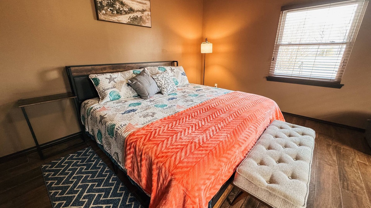 Checotah House | Cozy, pet friendly, 2 bdr house on Lake Eufaula. Near I-40 and Hwy 69.