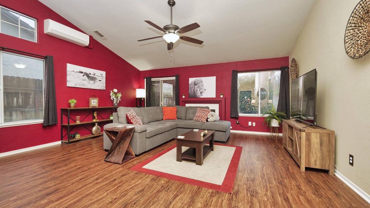 Salida House | Cozy pet friendly home in a tranquil neighborhood