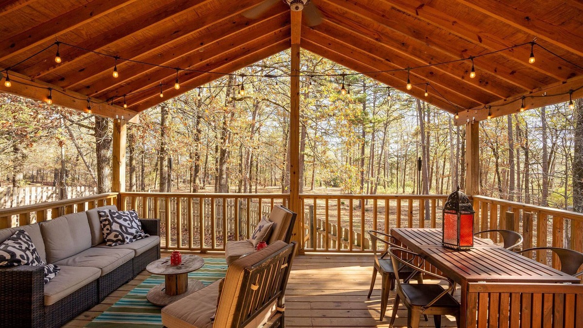Quitman House | Cozy, Pet Friendly Home Steps from GFL