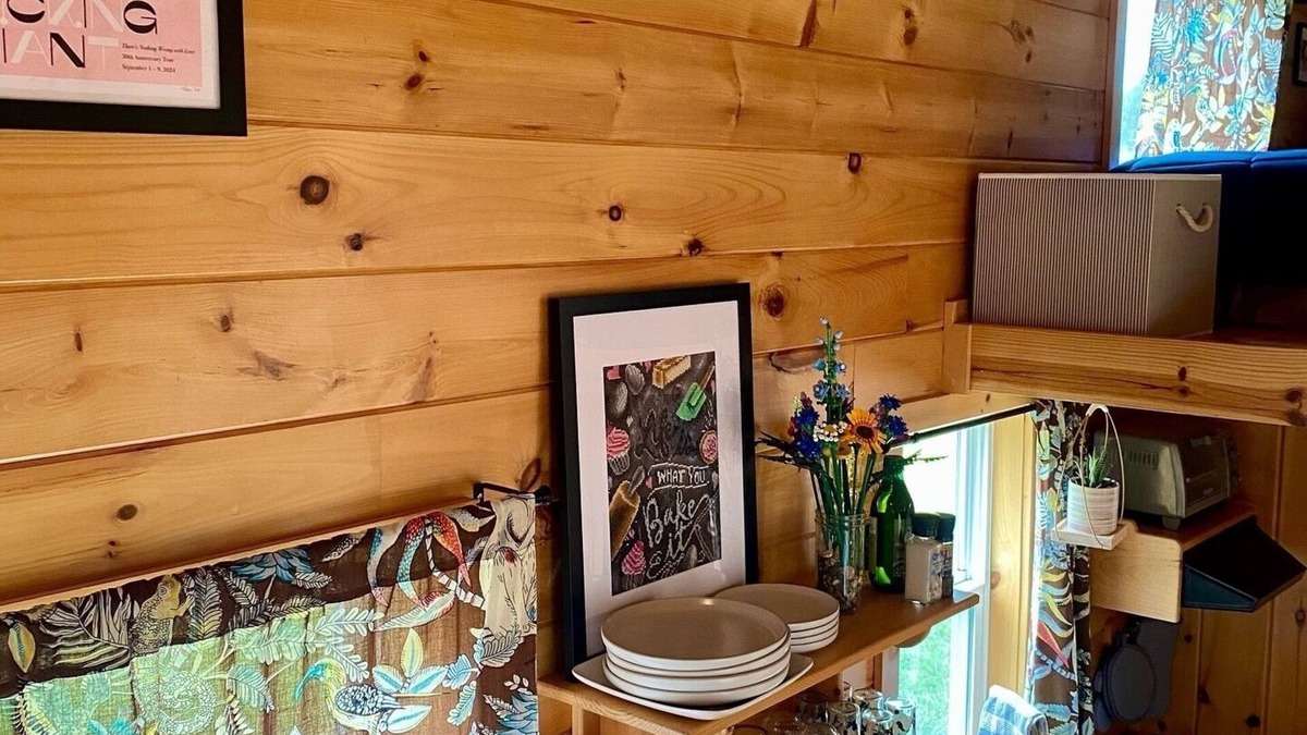 Montrose Cabin | Cozy pet friendly tiny home in Richmond!