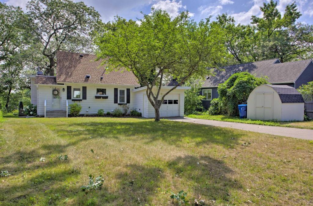 Plymouth House | Cozy Plymouth Cottage with Medicine Lake View!