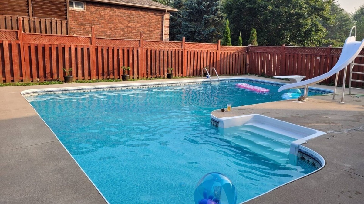 Barrie House | Cozy Pool Retreat in Barrie