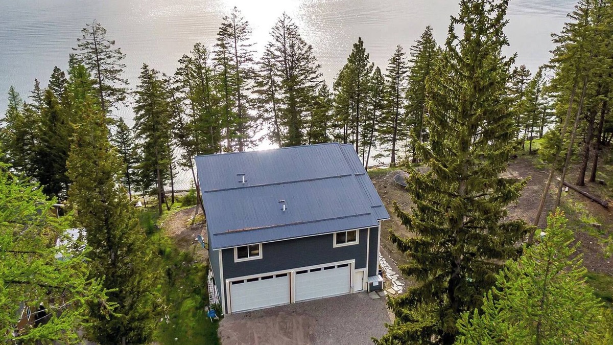 Marion House | Cozy, Pristine Lakefront Escape for Summer or Winter Fun/Built 2016