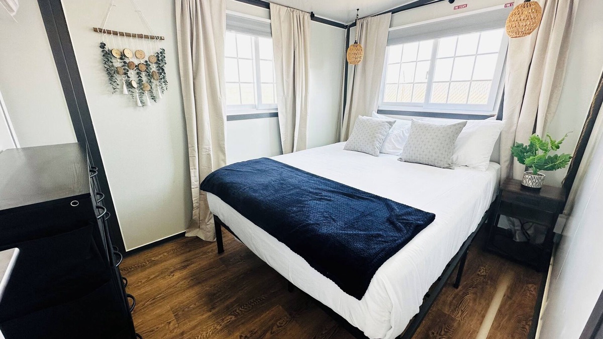 Pecos Apartment | Cozy, Private 2 bedroom BoxHouse in Pecos: Queen bed with Twin over Full Bunk Be