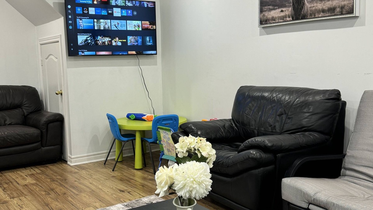 Richmond Hill House | cozy private basement Richmond Hill
