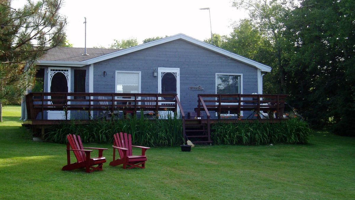Eglington Cottage | Cozy, private ocean/beach front cottage with spectacular views in Fortune PEI