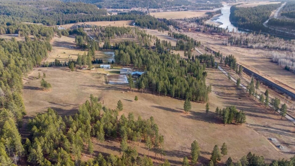 East Kootenay Cabin | Cozy, private, ranch cabin in the beautiful East Kootenay's