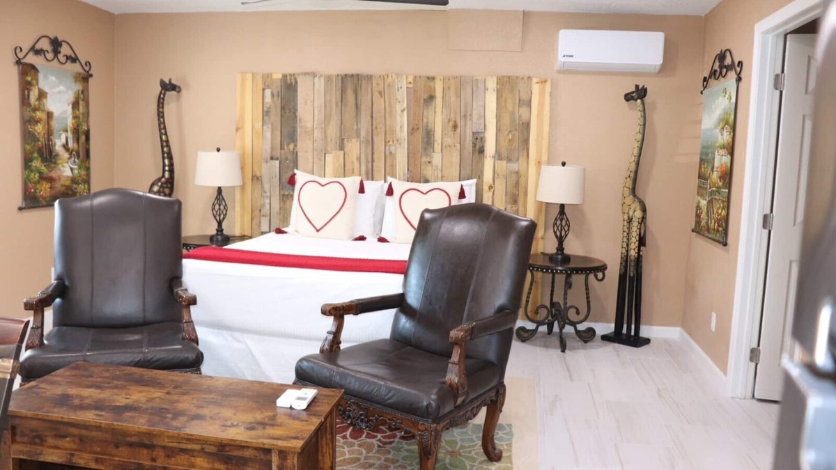 Orchards House | Cozy private rustic room