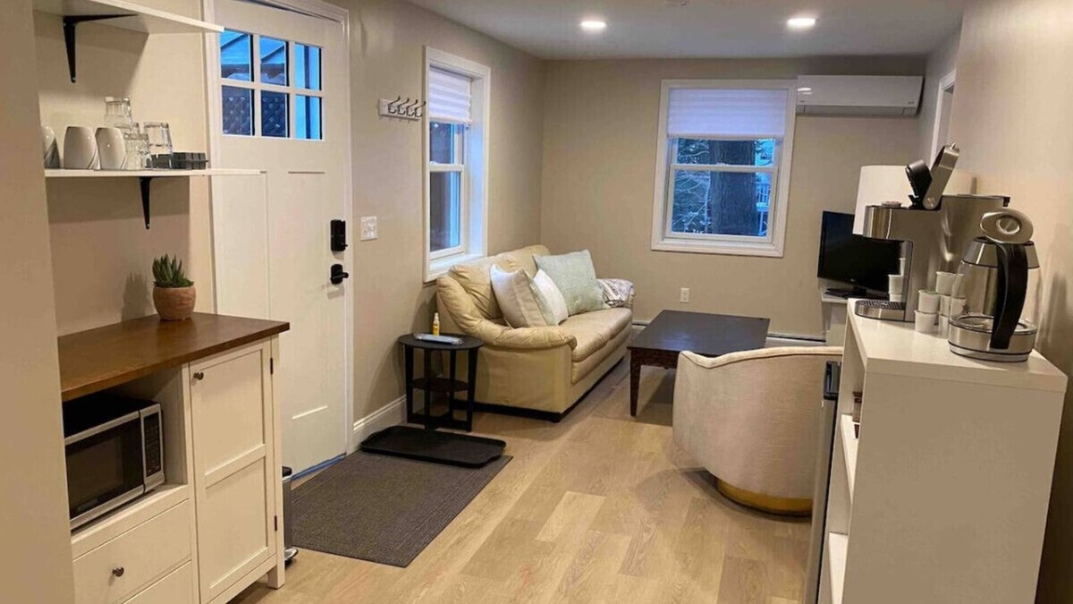 South Burlington Apartment | Cozy Private Suite | Near BTV Airport & UVM